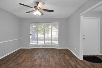 9611 Huntington Hill Dr in Houston, TX - Building Photo - Building Photo
