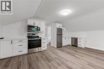 22 Stirton St in Hamilton, ON - Building Photo - Building Photo