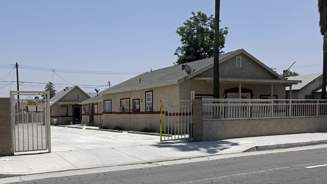 1330 N Mt Vernon Ave in Colton, CA - Foto de edificio