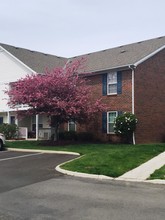 Hawthorne Lakes in Columbus, OH - Building Photo - Building Photo