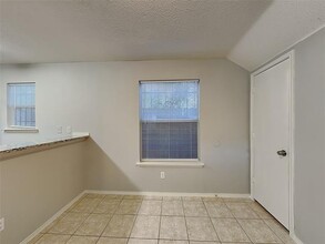 715 Jalisco Plaza in Dallas, TX - Building Photo - Building Photo