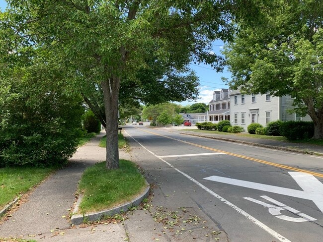 39 Jarves St, Unit 2 in Sandwich, MA - Building Photo - Building Photo