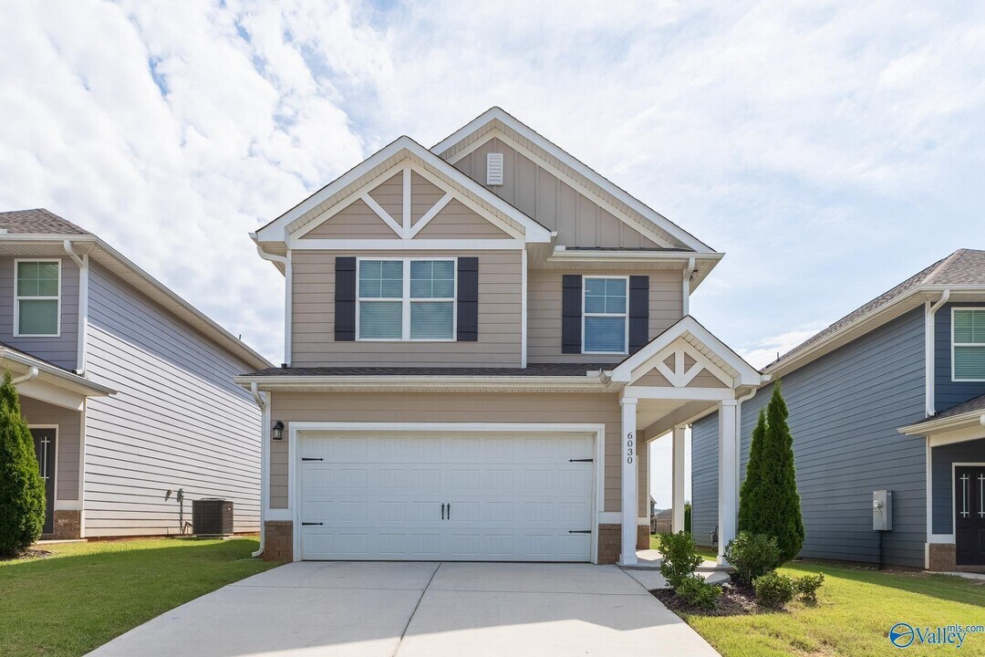 6030 Barringer Ct in Huntsville, AL - Building Photo