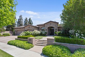 2206 Ribble Valley Dr in Bakersfield, CA - Building Photo - Building Photo