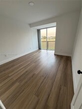 9175 Fontainebleau Blvd in Miami, FL - Building Photo - Building Photo