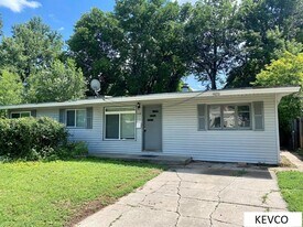 1621 Crestmore Pl in Fort Collins, CO - Building Photo