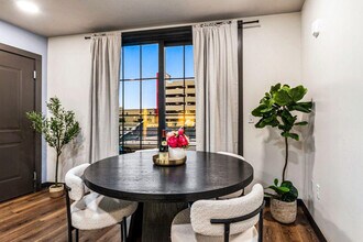 611 Commerce St in New Orleans, LA - Building Photo - Building Photo