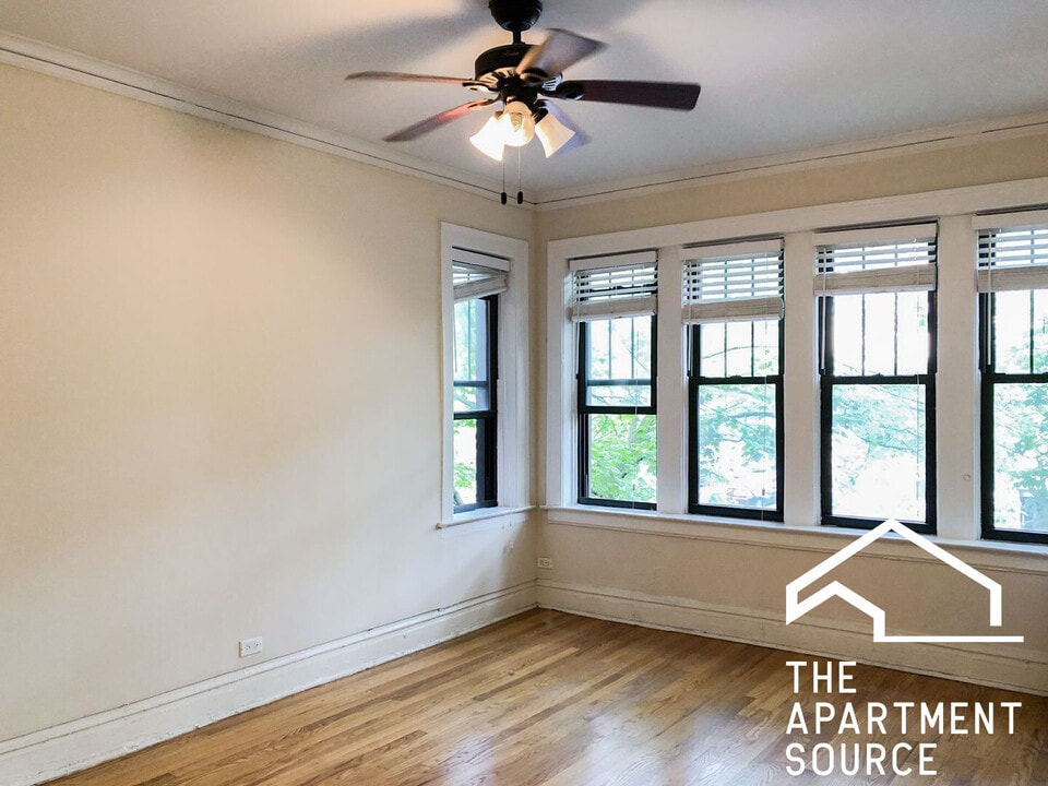 2177 W Giddings St, Unit 2 in Chicago, IL - Building Photo