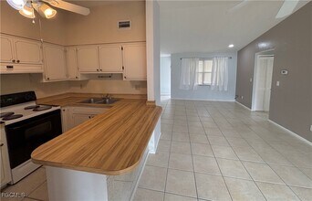 3306 SW 7th Pl in Cape Coral, FL - Building Photo - Building Photo