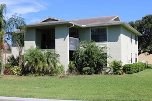47 Brigantine Ct in St. Augustine Beach, FL - Building Photo