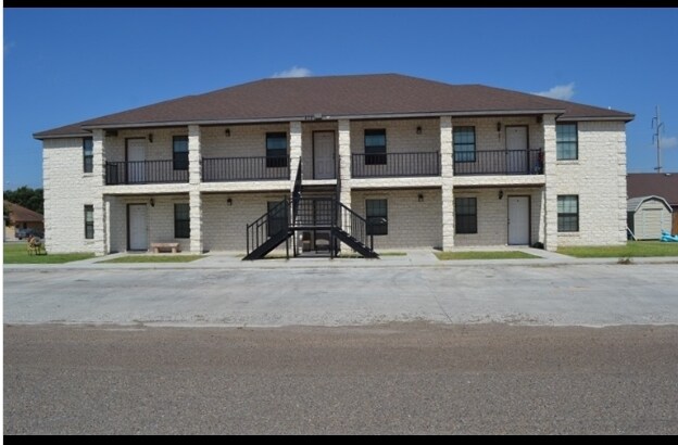 415 N Santa Fe St in Alton, TX - Building Photo