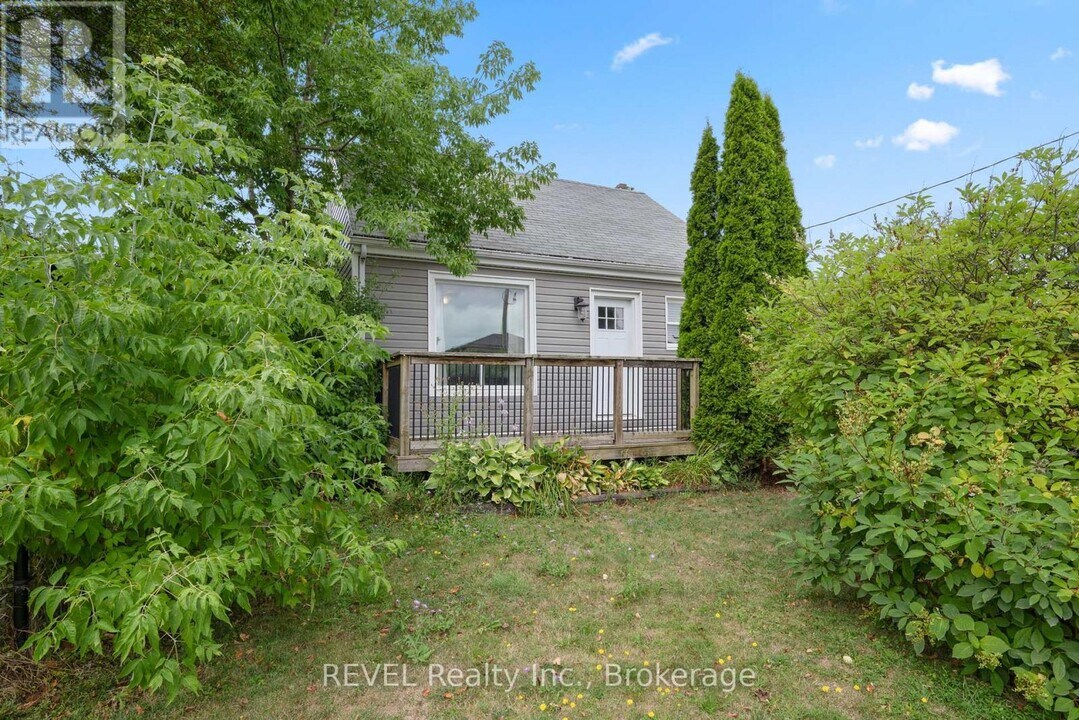 229 Morton St in Thorold, ON - Building Photo