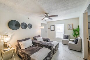 1327 W 21st St in Houston, TX - Building Photo