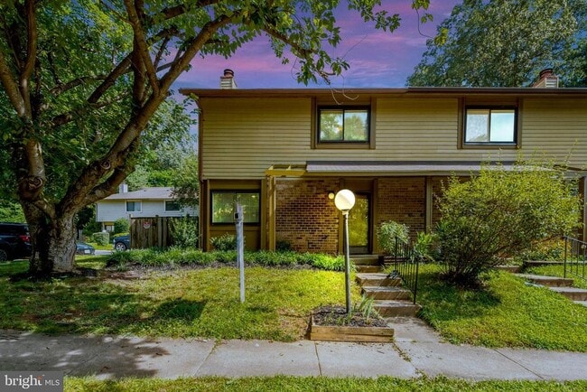 property at 10676 Myrtle Oak Ct