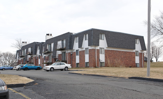 Misty Glen Apartments in Kansas City, KS - Foto de edificio - Building Photo