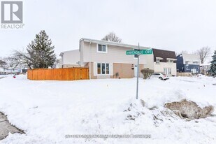 4 Hardcastle Ct in Brampton, ON - Building Photo