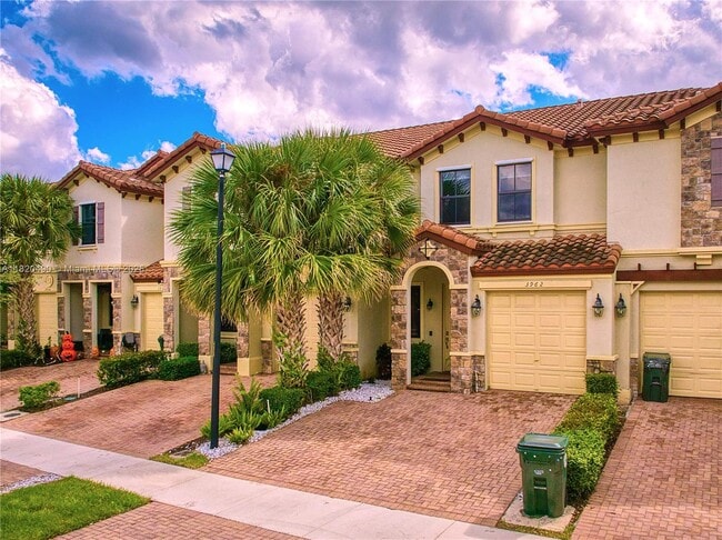 property at 3962 Devenshire Ct