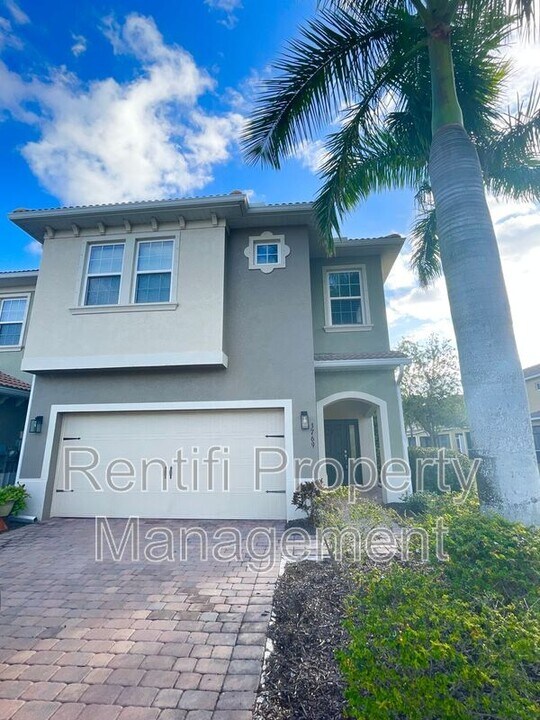3769 Tilbor Circle in Ft. Myers, FL - Building Photo