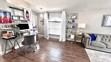 166 Woodlake Cir in Greenacres, FL - Building Photo - Building Photo