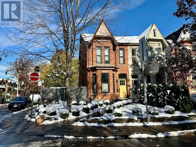 property at 50 Russell St