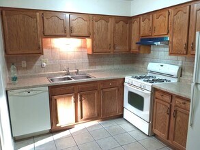 107 E Dundee Rd in Wheeling, IL - Building Photo - Building Photo