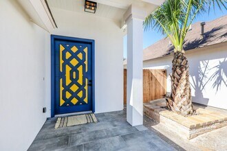 418 Cinnamon Teal Loop in Laredo, TX - Building Photo - Building Photo