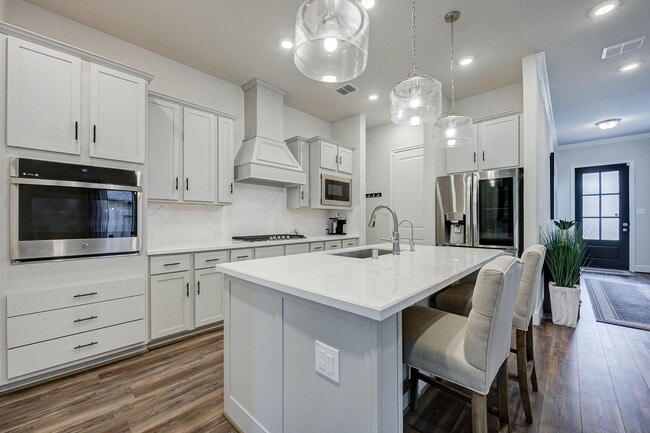 property at 21820 Enchanted Rock Dr N