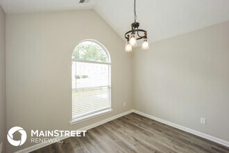 7911 Woodlake Dr in Riverdale, GA - Building Photo - Building Photo