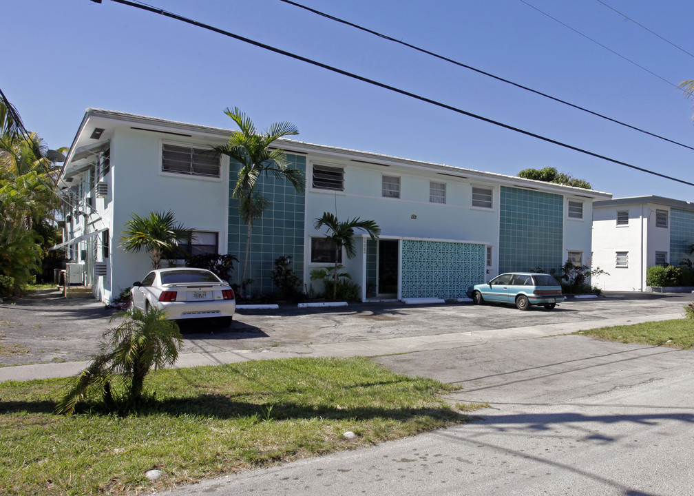 1322 NE 105th St in Miami Shores, FL - Building Photo