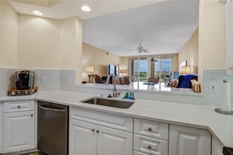 451 Bayfront Pl in Naples, FL - Building Photo - Building Photo