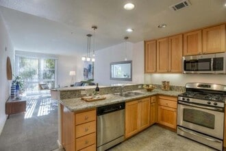 1488 El Camino Real in South San Francisco, CA - Foto de edificio - Building Photo