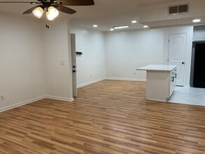 1010 Woodland Vlg, Unit 1010 in Vestavia Hills, AL - Foto de edificio - Building Photo