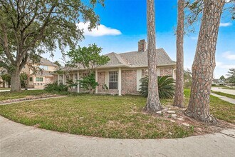 13335 Trompilla Ln in Houston, TX - Building Photo - Building Photo