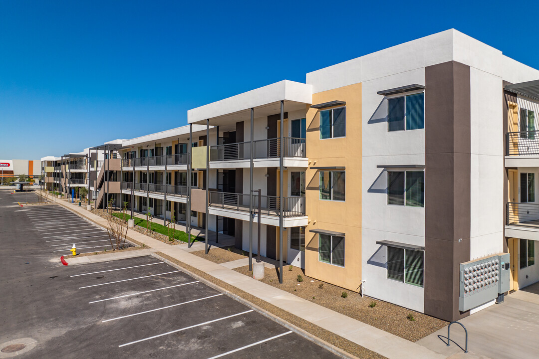 Streamliner Aldea in Glendale, AZ - Foto de edificio