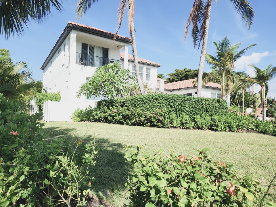 524 Outrigger Ln in Longboat Key, FL - Building Photo