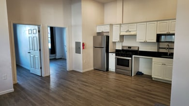 295 Avenue B in Bayonne, NJ - Building Photo - Building Photo