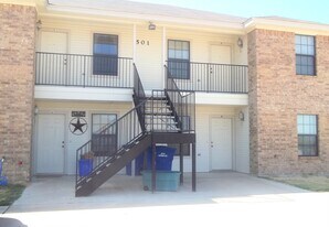 501 Bermuda, Unit C in Copperas Cove, TX - Building Photo