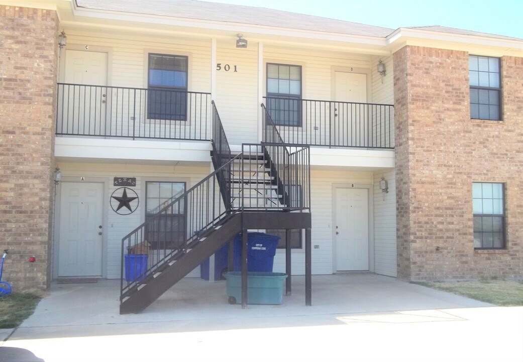 501 Bermuda, Unit C in Copperas Cove, TX - Foto de edificio