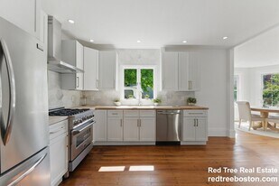 80 Shirley St, Unit 1 in Winthrop, MA - Building Photo