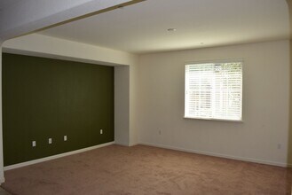 378 W Abbey Ln in Mountain House, CA - Building Photo - Building Photo