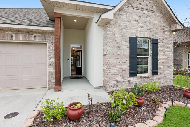 2429 Bald Cypress Dr in Baton Rouge, LA - Foto de edificio - Building Photo