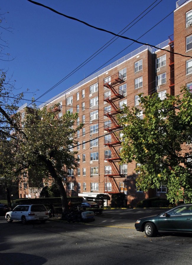 5425 Valles Ave in Riverdale, NY - Building Photo - Building Photo