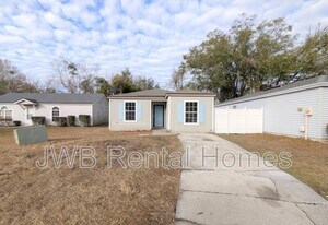 5218 Glen Alan Ct S in Jacksonville, FL - Building Photo