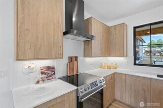 227 Skipping Stone Lp in Lynden, WA - Building Photo - Building Photo