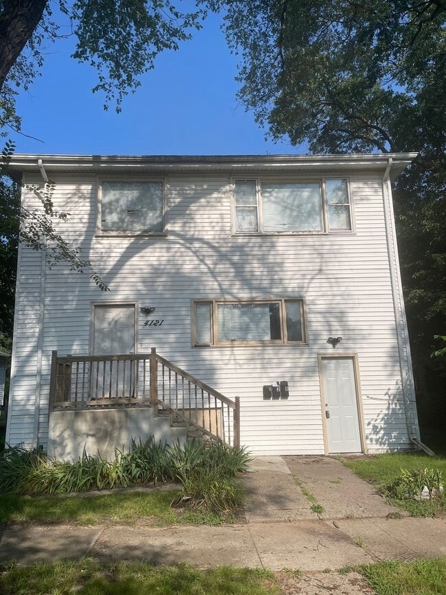property at 4121 Lincoln St