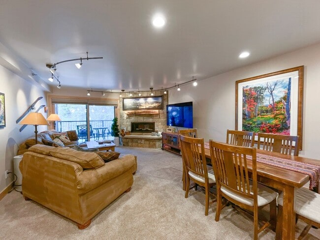 530 S French St in Breckenridge, CO - Foto de edificio - Building Photo