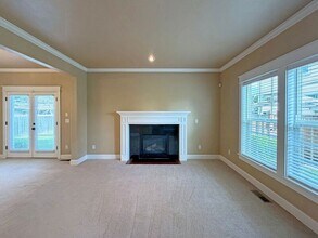 520 Honeysuckle Ln in Eugene, OR - Building Photo - Building Photo