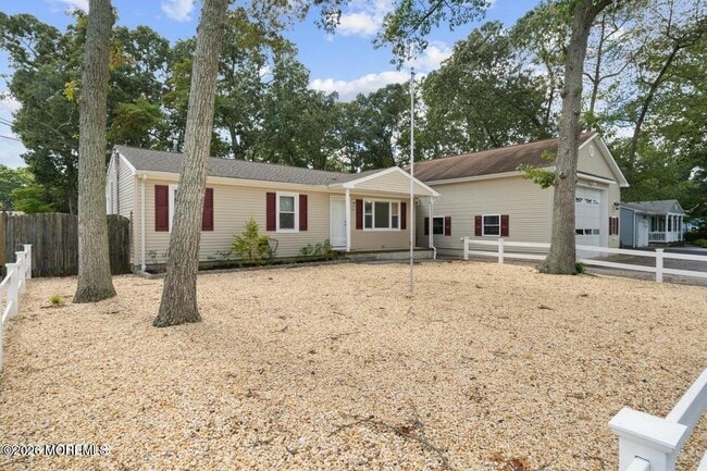 303 Chestnut Dr in Lanoka Harbor, NJ - Building Photo - Building Photo
