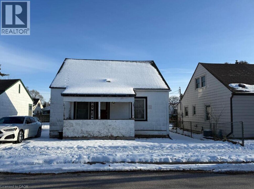 78 Eighth Ave in Brantford, ON - Building Photo