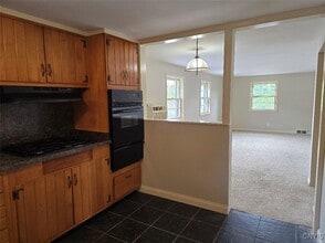 11 Seneca Ave in Oneida, NY - Building Photo - Building Photo
